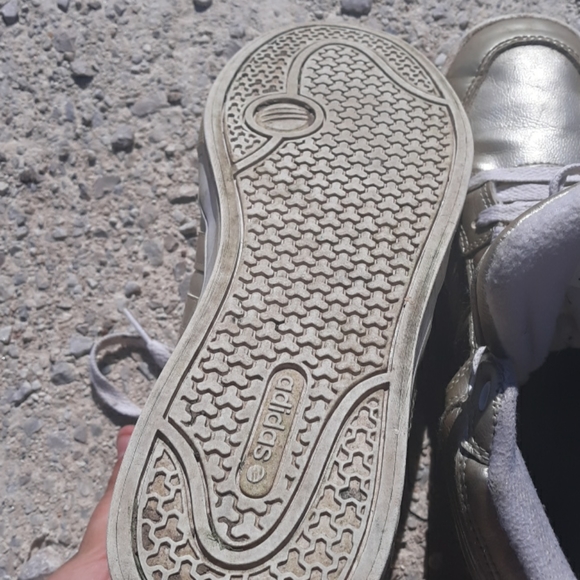 Adidas - Picture 3 of 4